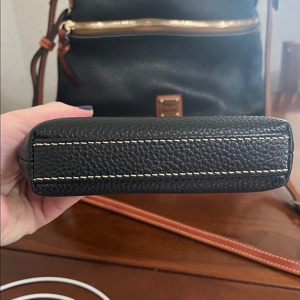 Dooney & Bourke Black Tan Messenger Bag with coin purse - Picture 9 of 11